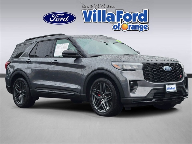 2025 Ford Explorer ST's photo