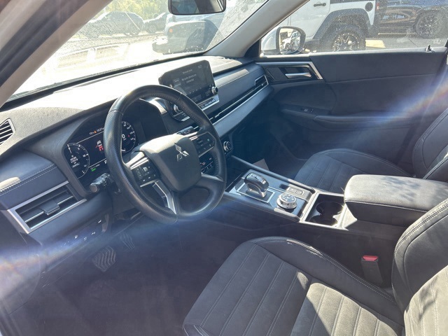 2023 Mitsubishi Outlander PHEV photo 8