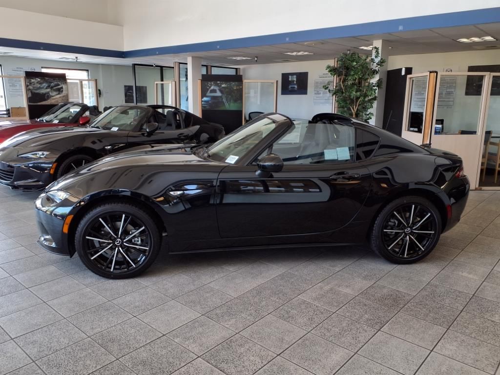 2025 Mazda MX-5 Miata Miata RF Grand Touring photo 3