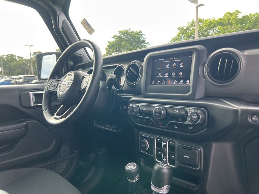 2022 Jeep Wrangler Unlimited Willys photo 25