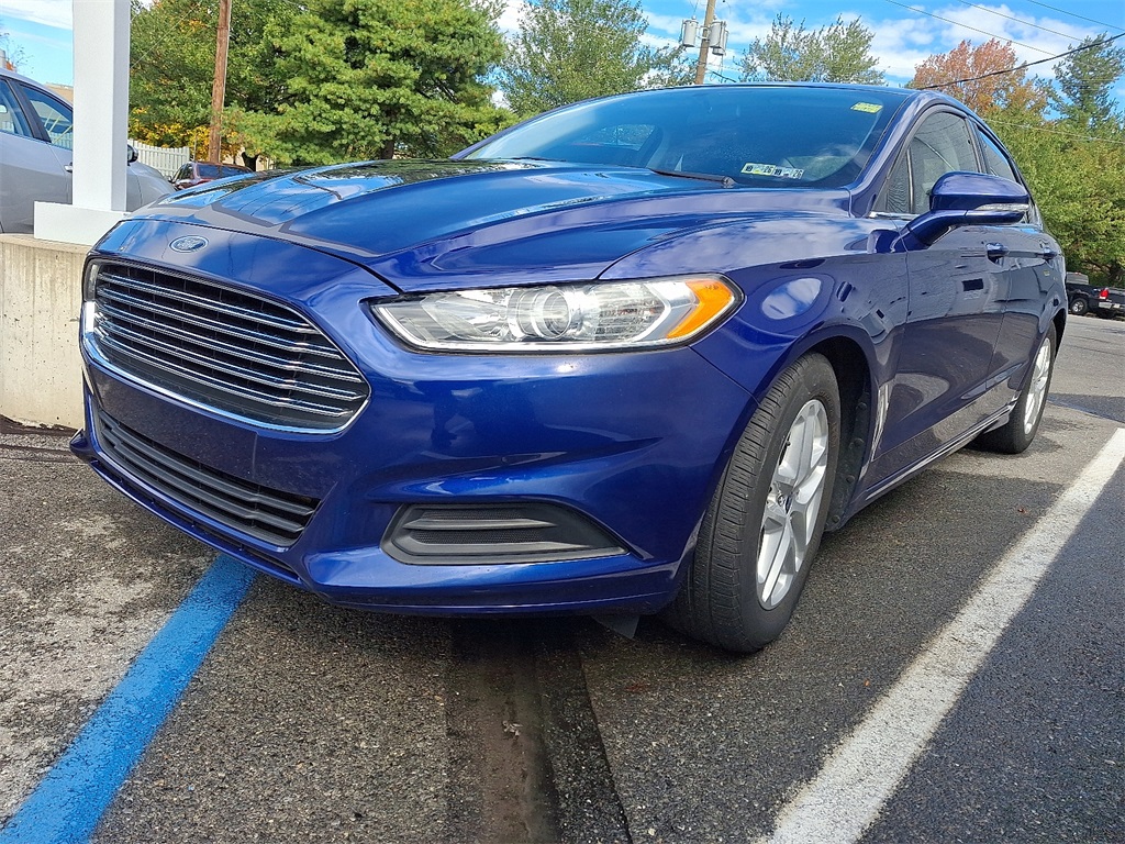 2015 Ford Fusion SE photo 3