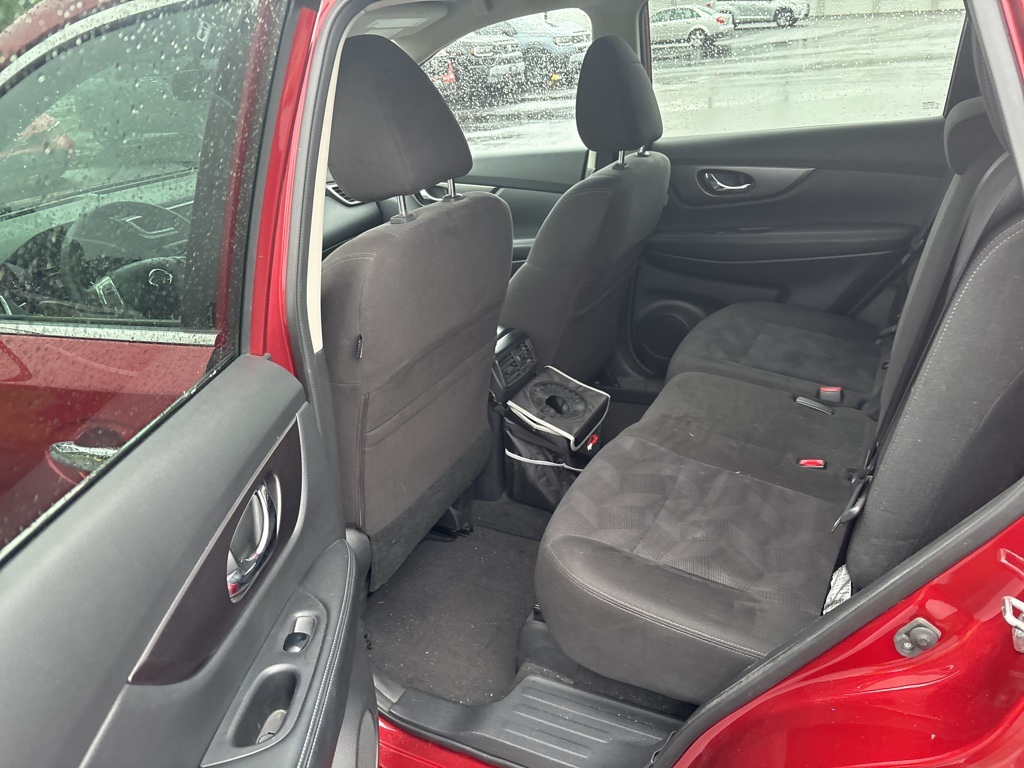 2015 Nissan Rogue SV photo 15