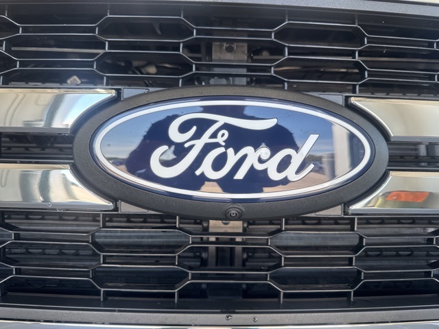 2025 Ford F-150 Lariat photo 3