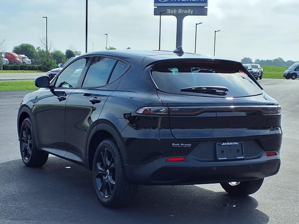 2025 Dodge Hornet GT photo 12
