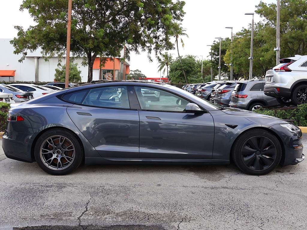 2022 Tesla Model S photo 15