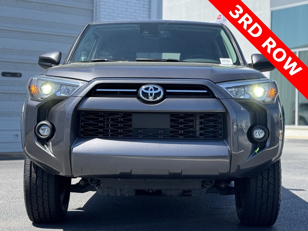 2023 Toyota 4Runner SR5 photo 3