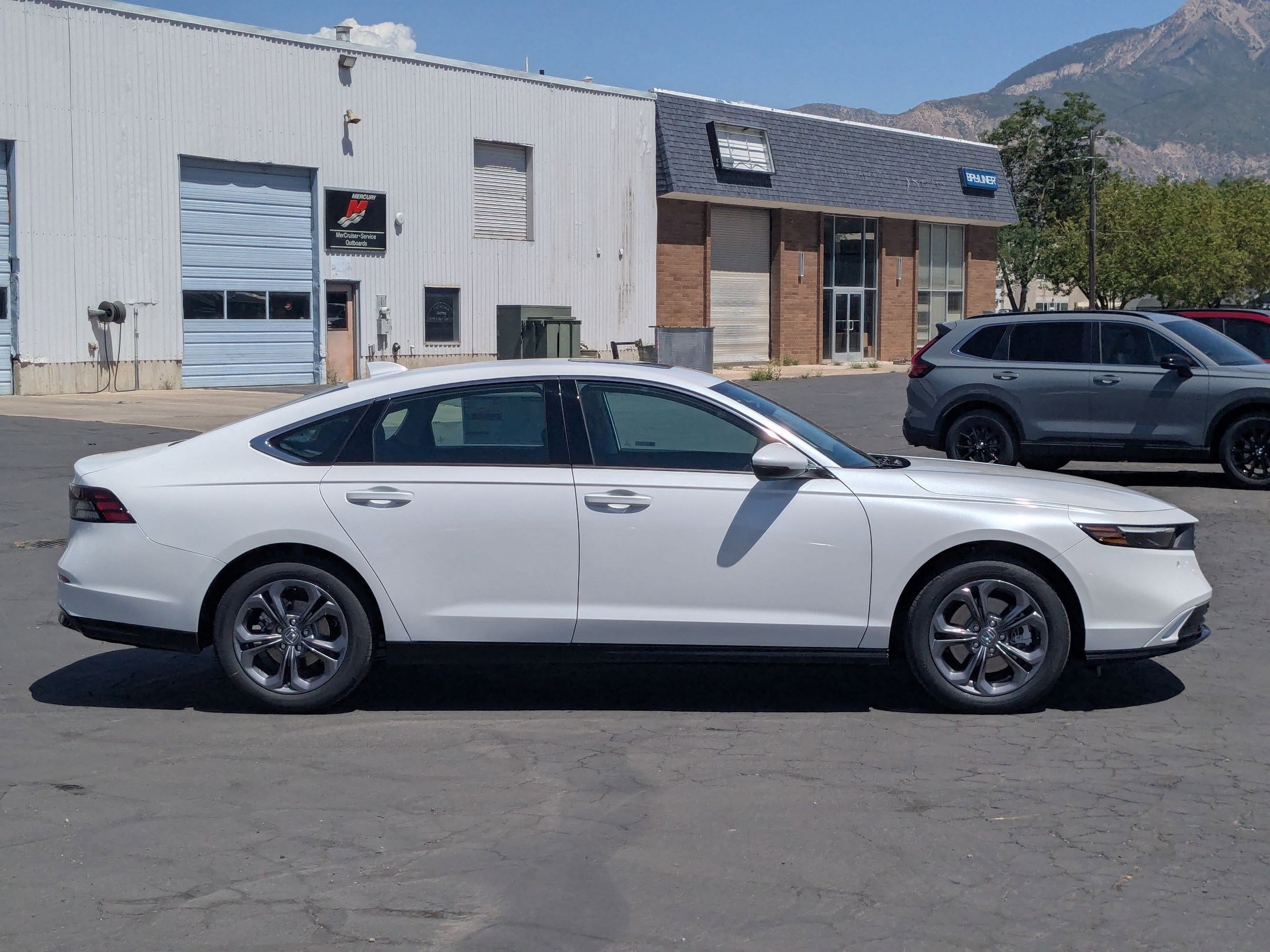 2025 Honda Accord Hybrid EX-L photo 2