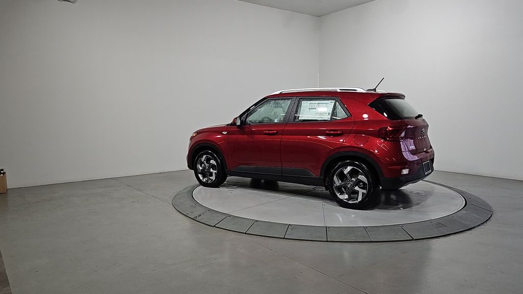 2025 Hyundai Venue SEL photo 2