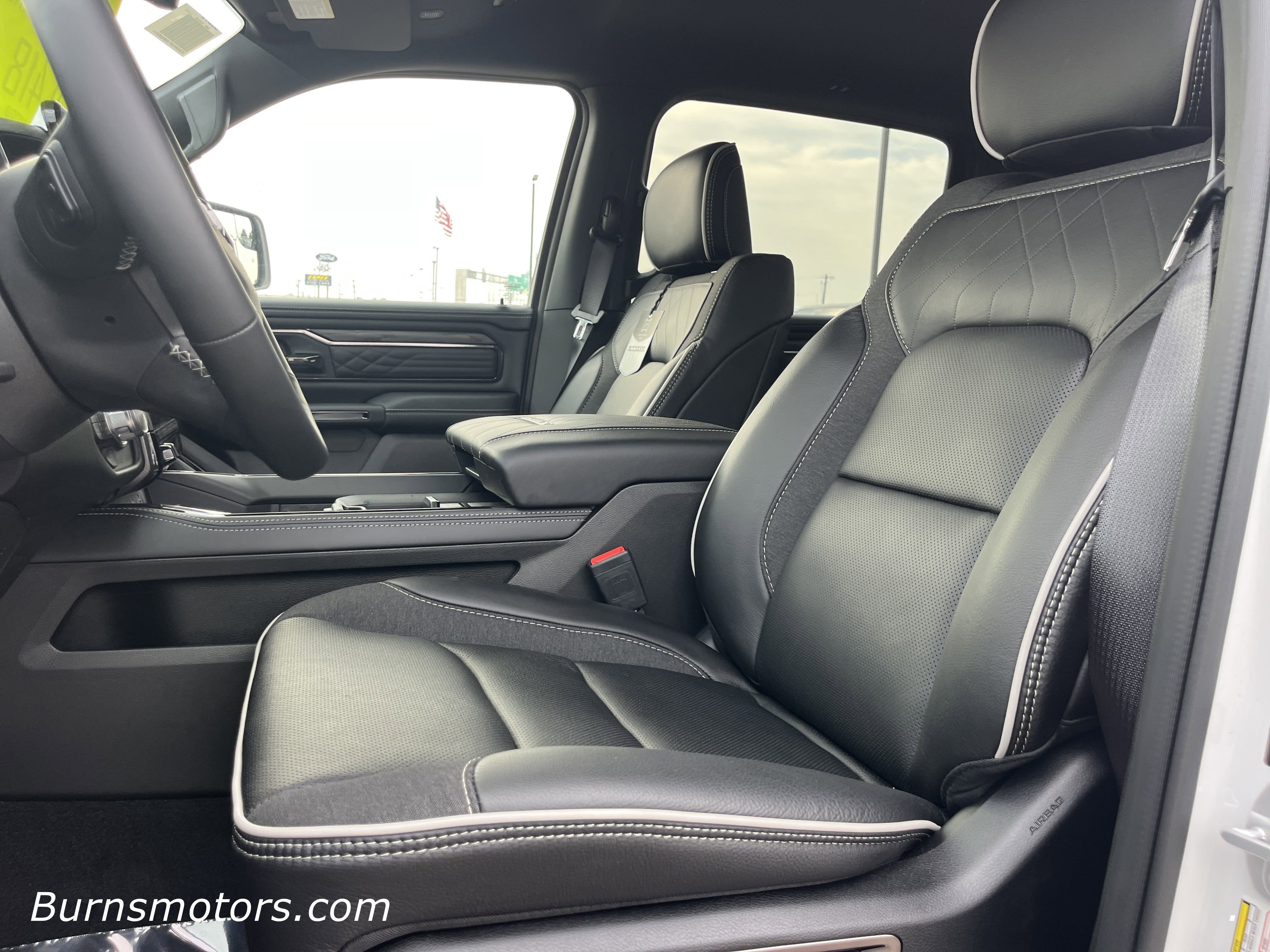 2025 Ram 1500 Limited photo 3