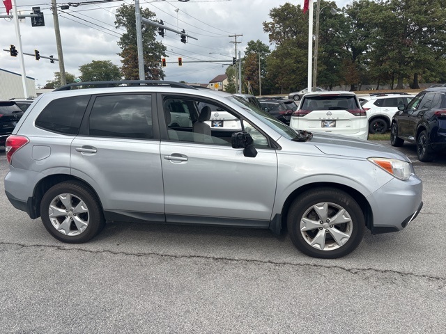 2015 Subaru Forester 2.5i Premium photo 3