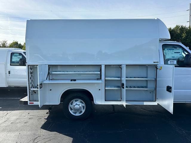 2026 Ford E-350 Base photo 4