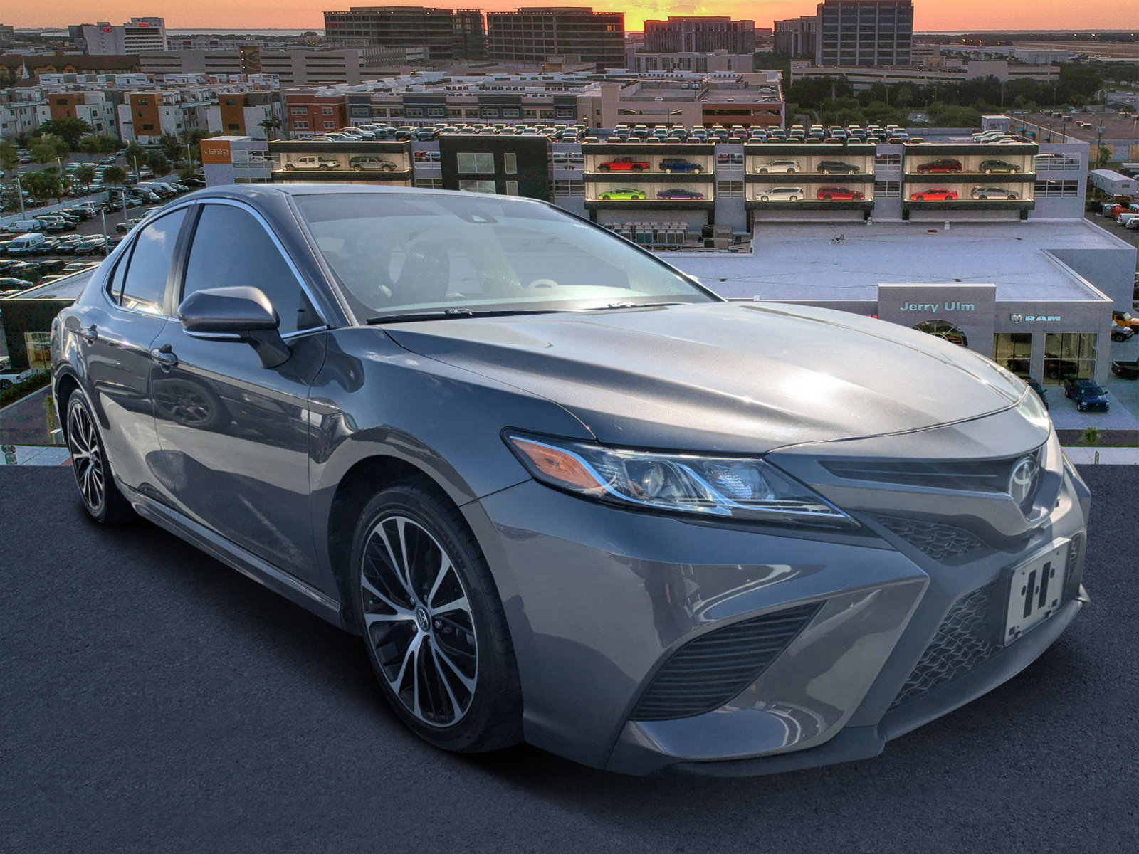 Toyota Camry SE FWD 2019: Perpaduan Elegansi, Performa, dan Teknologi