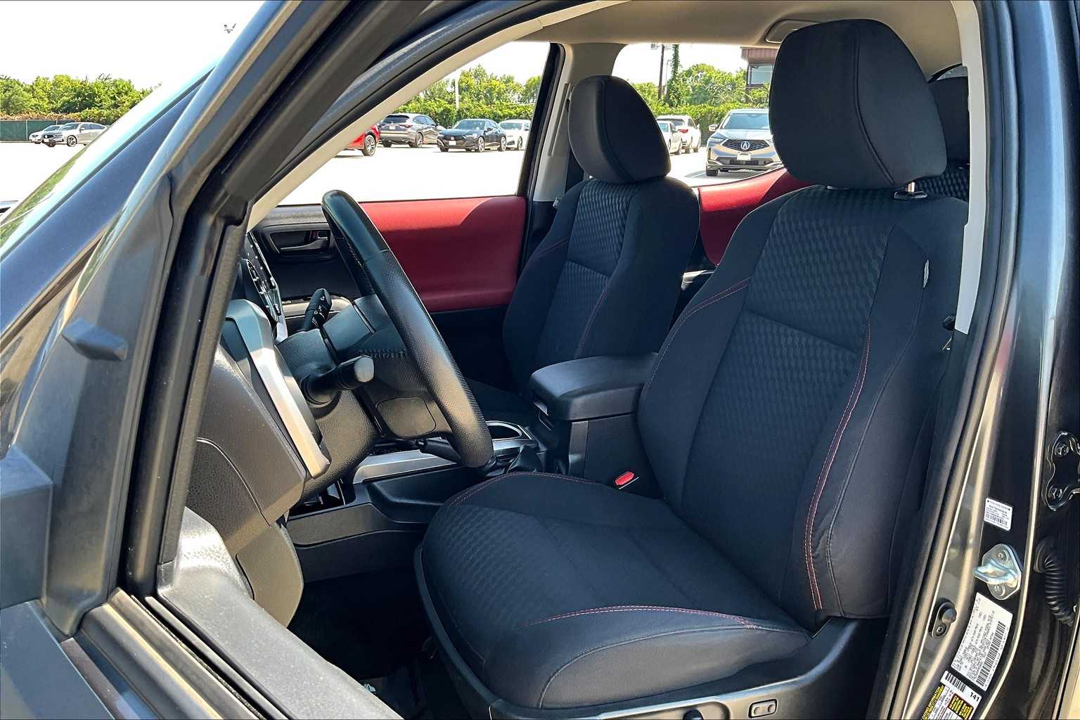 2023 Toyota Tacoma SR5 photo 14