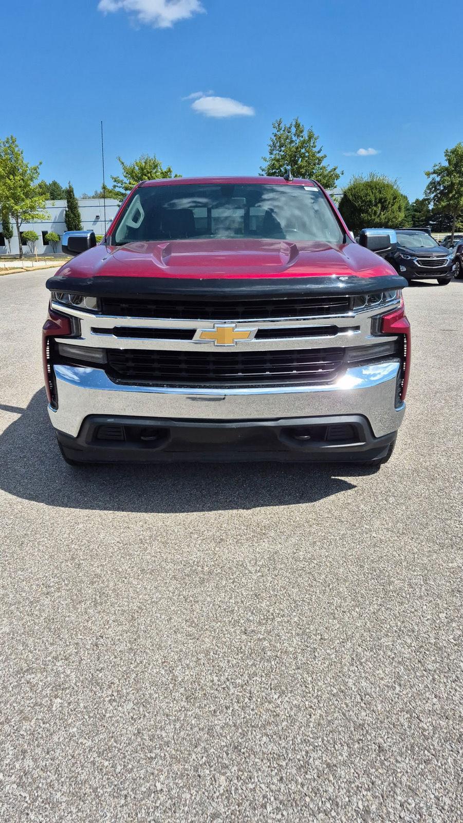 2020 Chevrolet Silverado 1500 LT photo 2