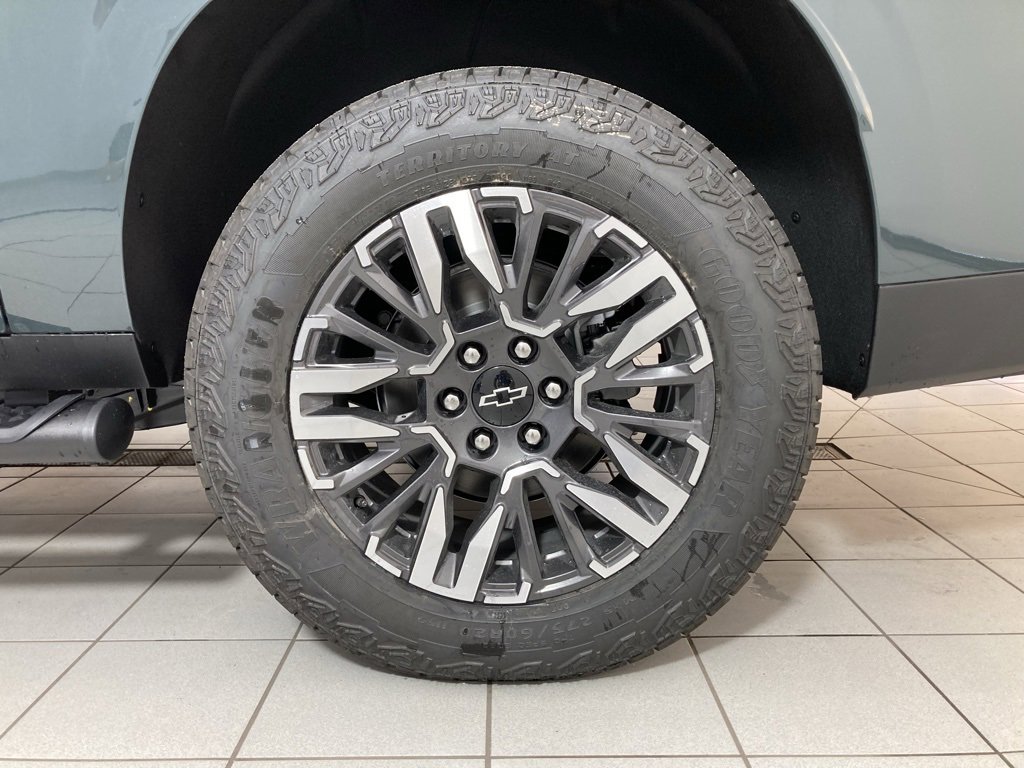 2026 Chevrolet Suburban Z71 photo 18