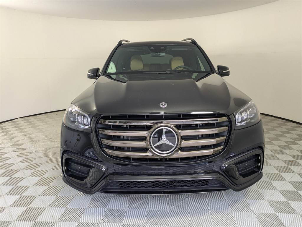 2026 Mercedes Benz GLS 580 4MATIC photo 2