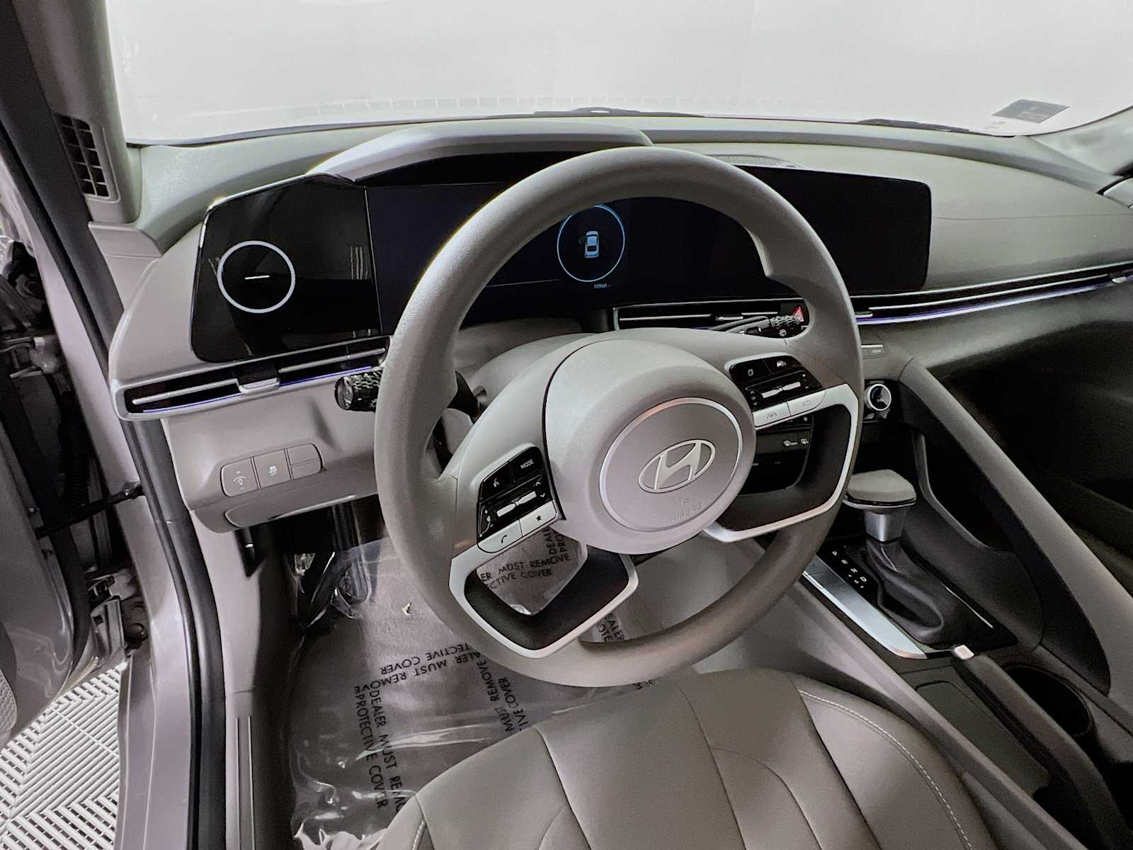 2024 Hyundai Elantra SEL photo 11