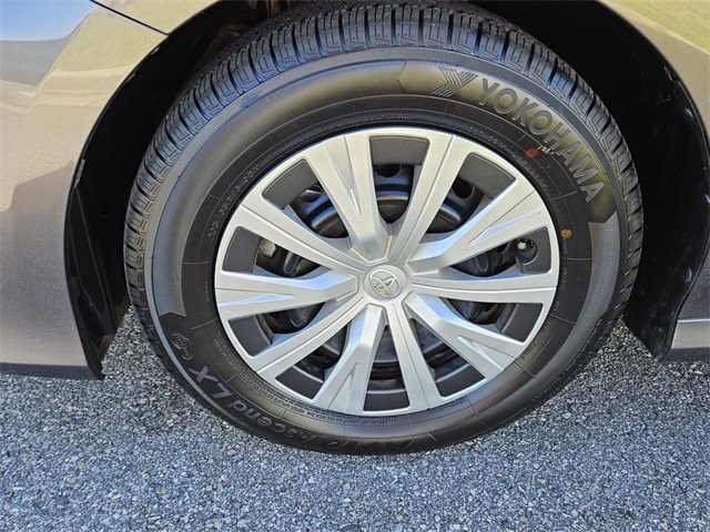 2023 Toyota Camry Hybrid LE photo 14