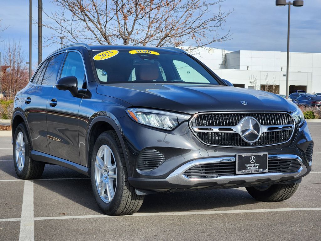 2025 Mercedes-Benz GLC Base's photo