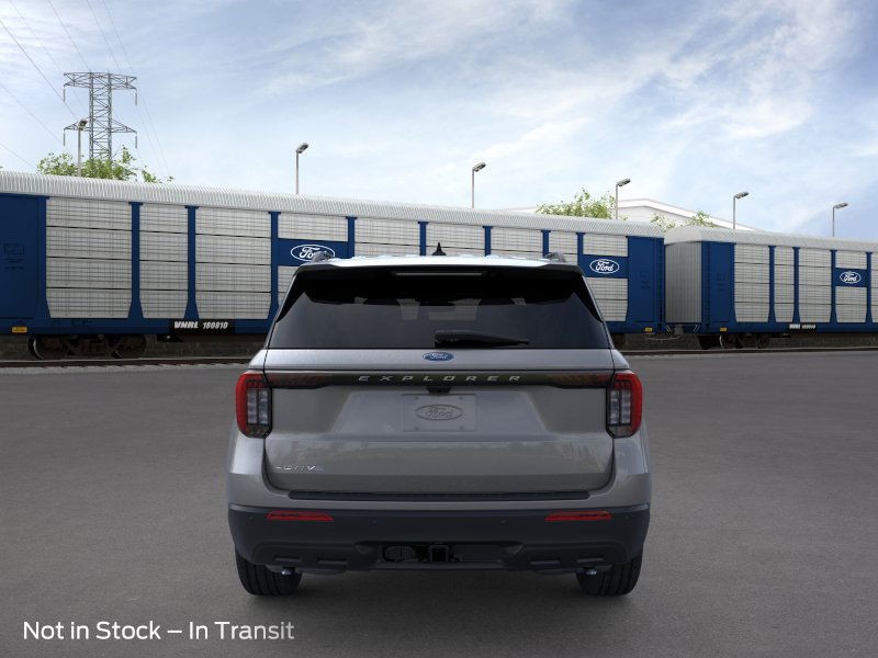 2025 Ford Explorer photo 3