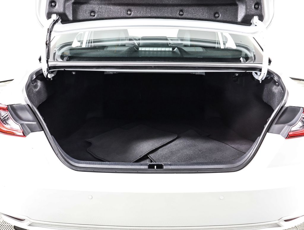 2025 Toyota Camry XSE photo 17