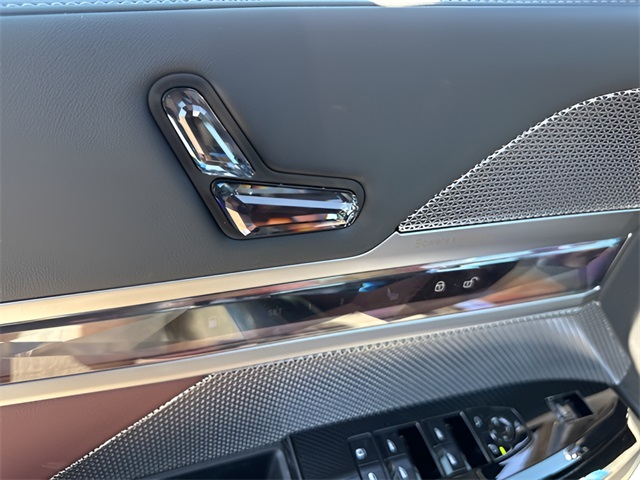2025 Bmw 750e 750e xDrive photo 15