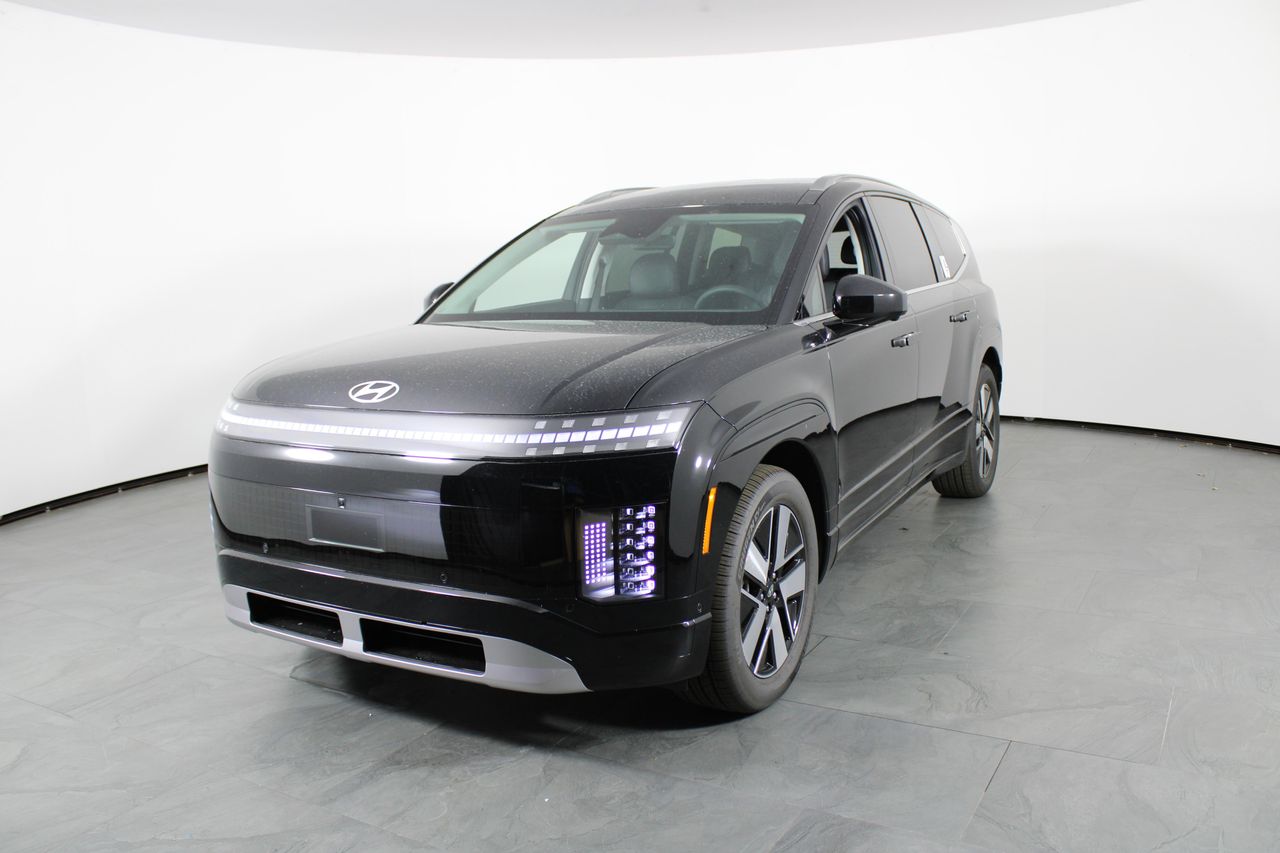 2026 Hyundai IONIQ 9 SEL's photo