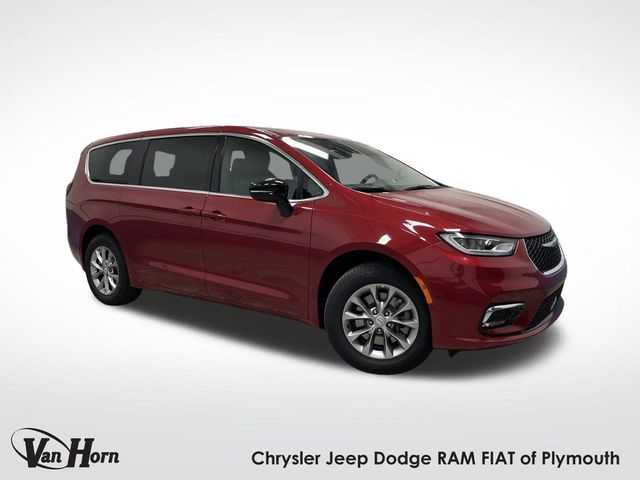 2026 Chrysler Pacifica Select's photo