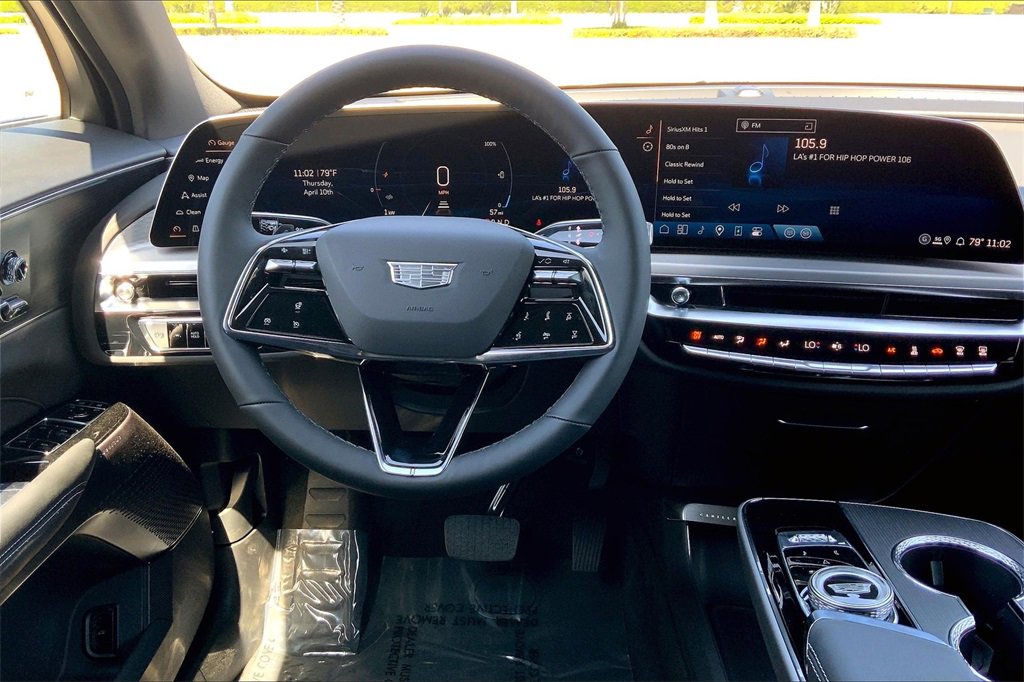 2025 Cadillac Lyriq Luxury photo 18