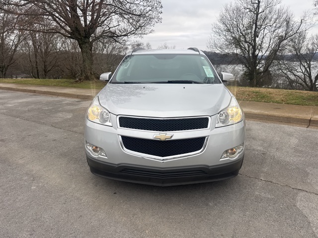 2012 Chevrolet Traverse 1LT photo 2