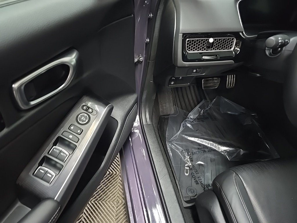 2023 Honda Civic Hatchback Sport Touring photo 26