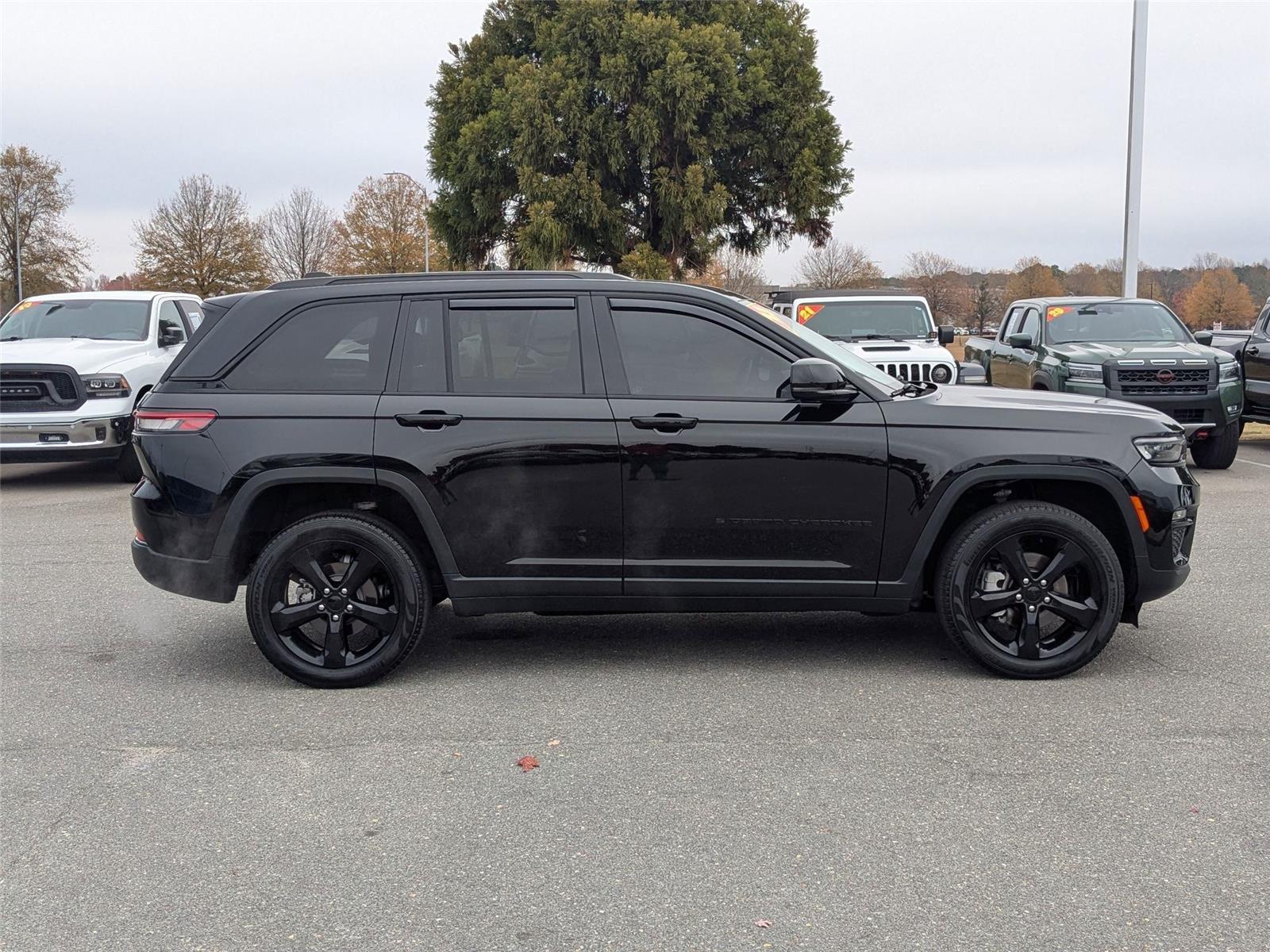 2023 Jeep Grand Cherokee Limited photo 4