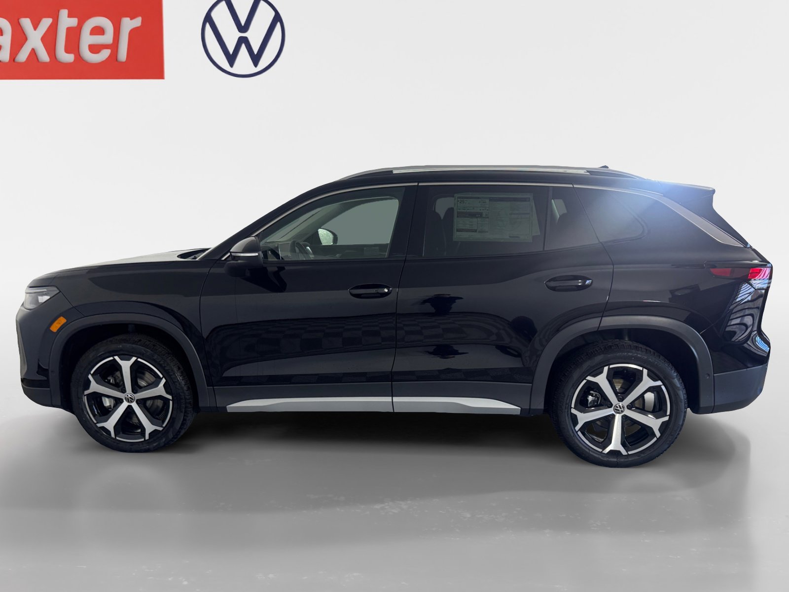 2025 Volkswagen Tiguan SE photo 2