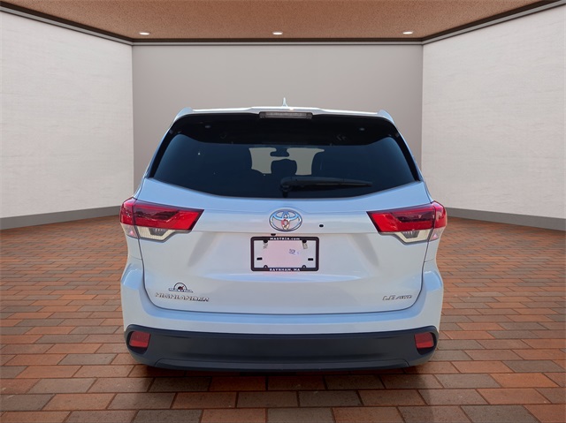 2018 Toyota Highlander LE Plus photo 22