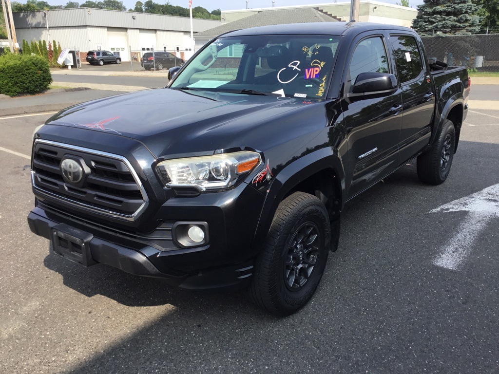 2018 Toyota Tacoma SR5 photo 2