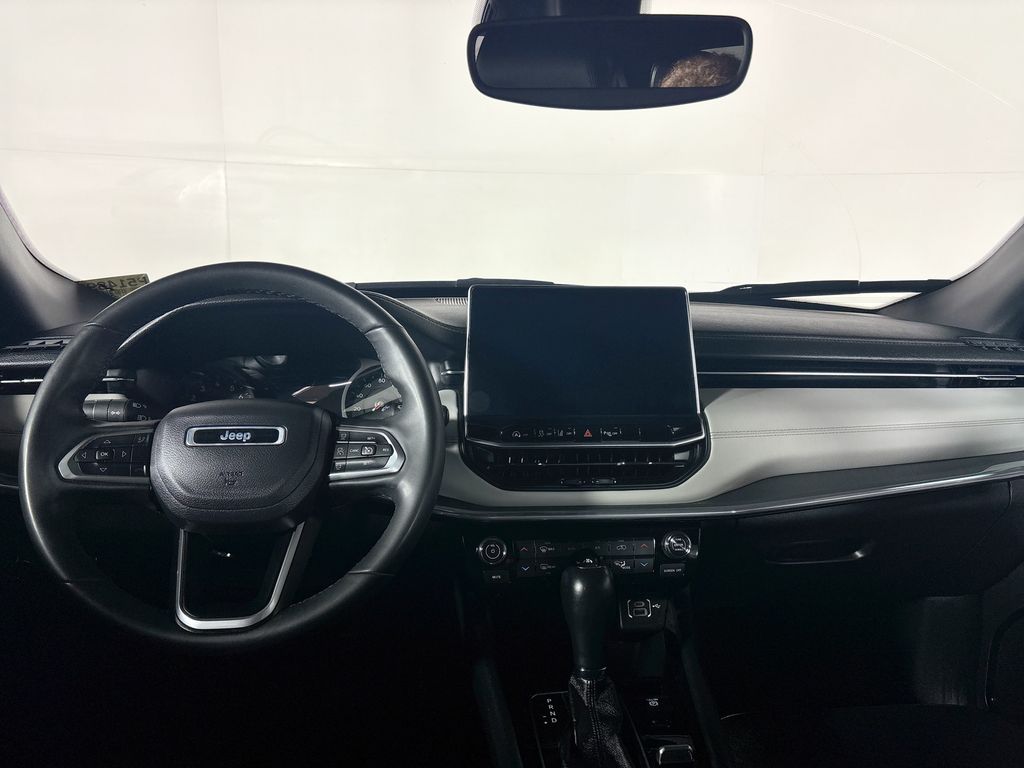 2023 Jeep Compass Limited photo 7