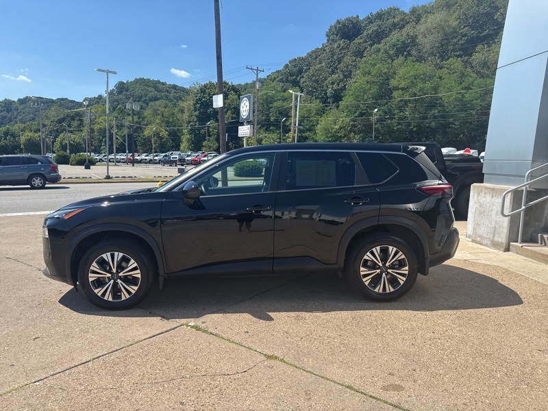 2022 Nissan Rogue SV photo 4