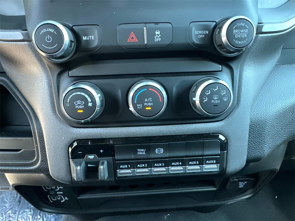 2024 Ram 3500 Tradesman photo 27