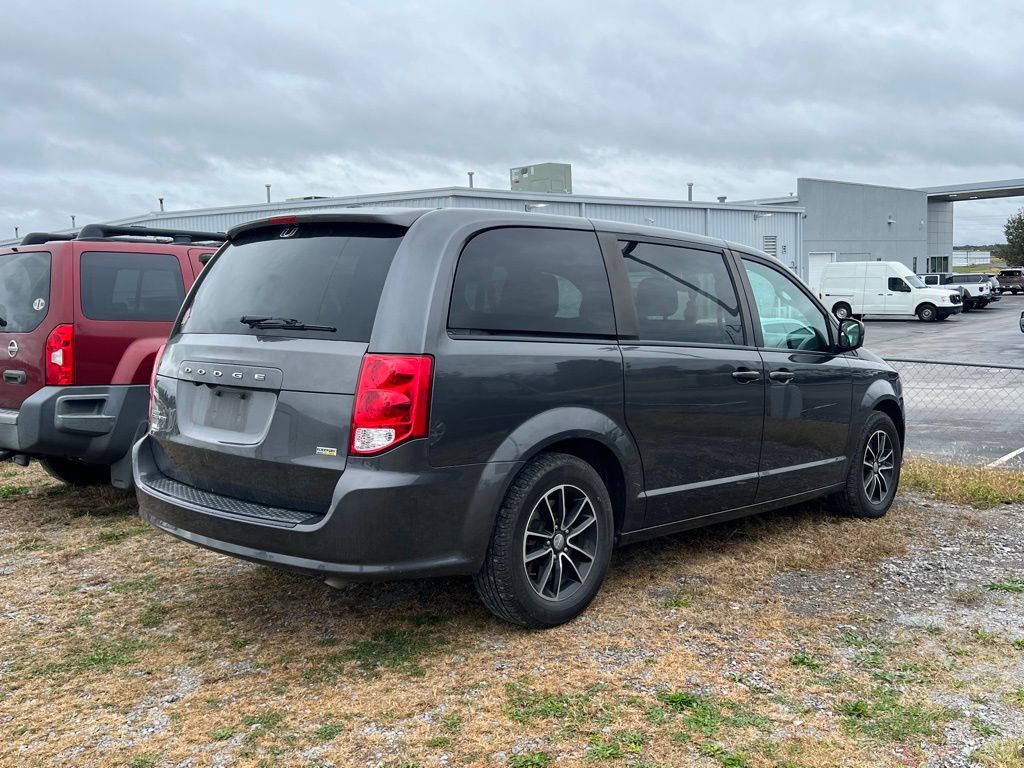 2018 Dodge Grand Caravan SE Plus photo 3