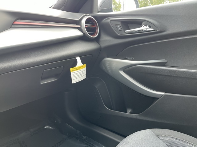 2025 Chevrolet Trax photo 21