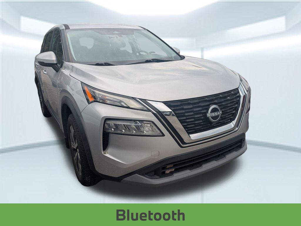 2022 Nissan Rogue SV photo 2