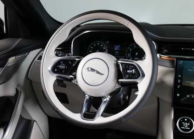 2026 Jaguar F-PACE P250 R-Dynamic S photo 8