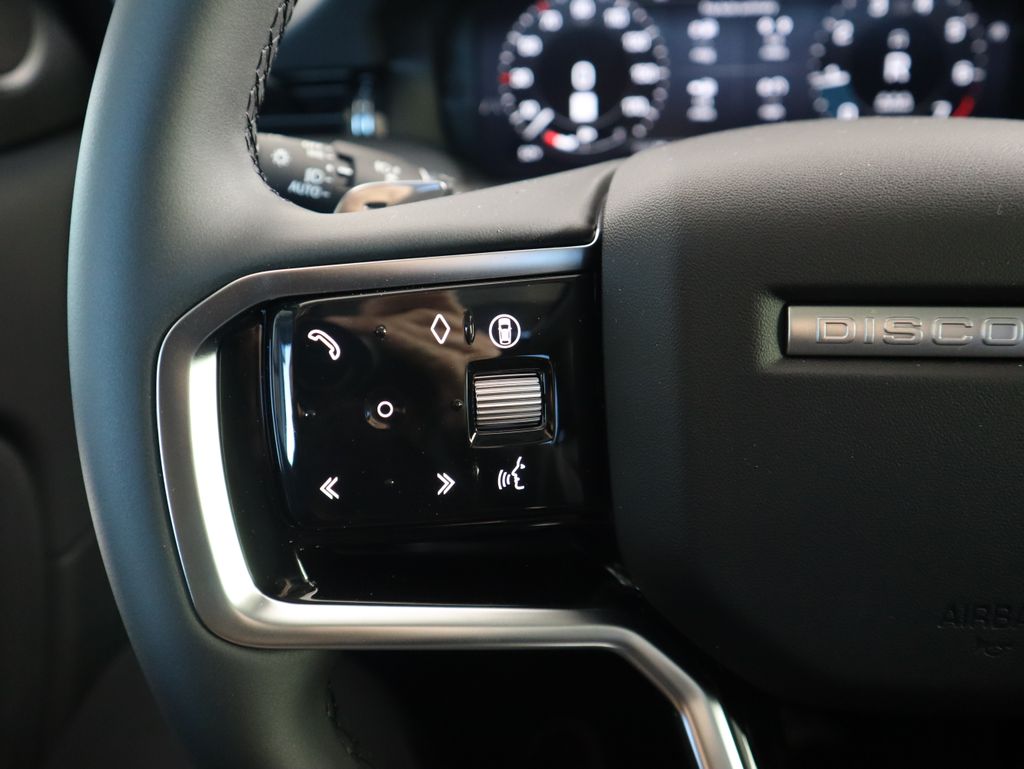 2025 Land Rover Discovery Sport S photo 11