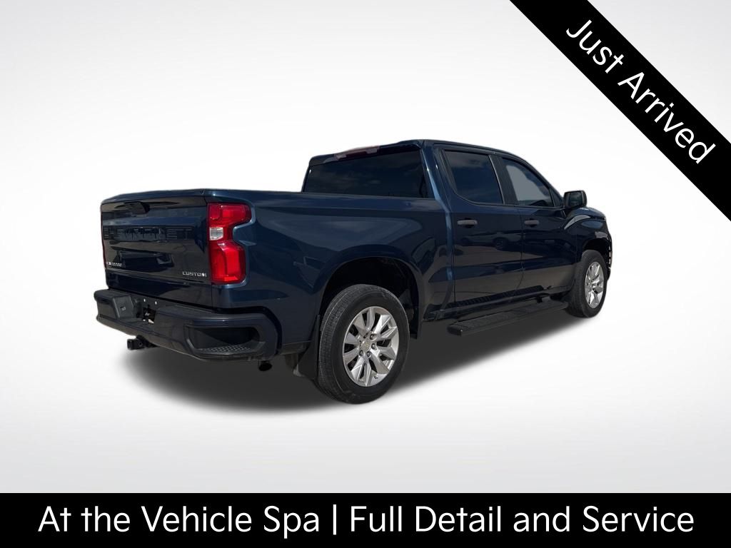 2021 Chevrolet Silverado 1500 Custom photo 2