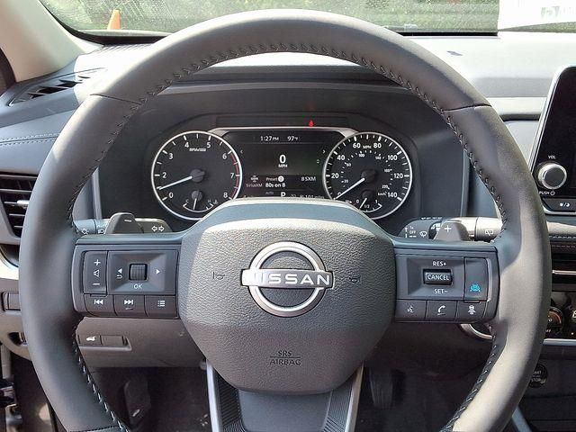 2025 Nissan Rogue SV photo 13