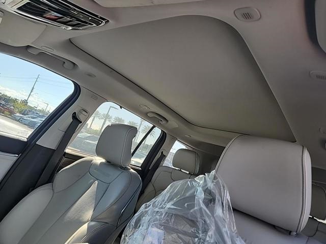 2022 Jeep Grand Cherokee Overland photo 4