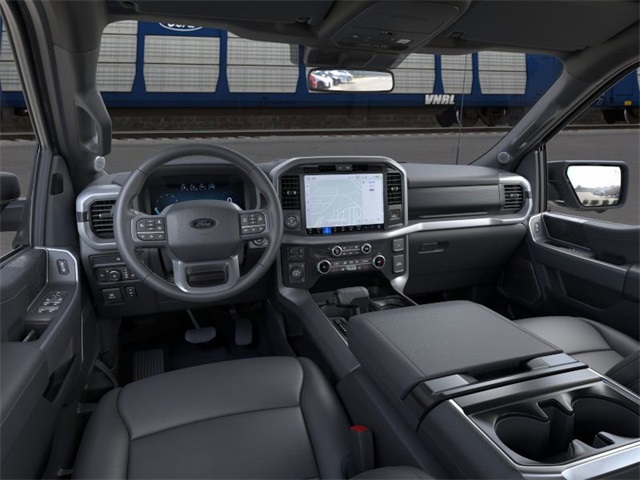 2025 Ford F-150 XLT photo 4