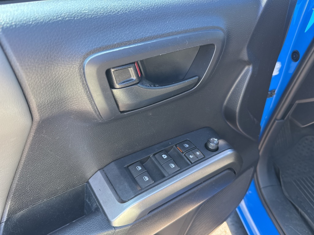 2020 Toyota Tacoma SR5 4x4 photo 10