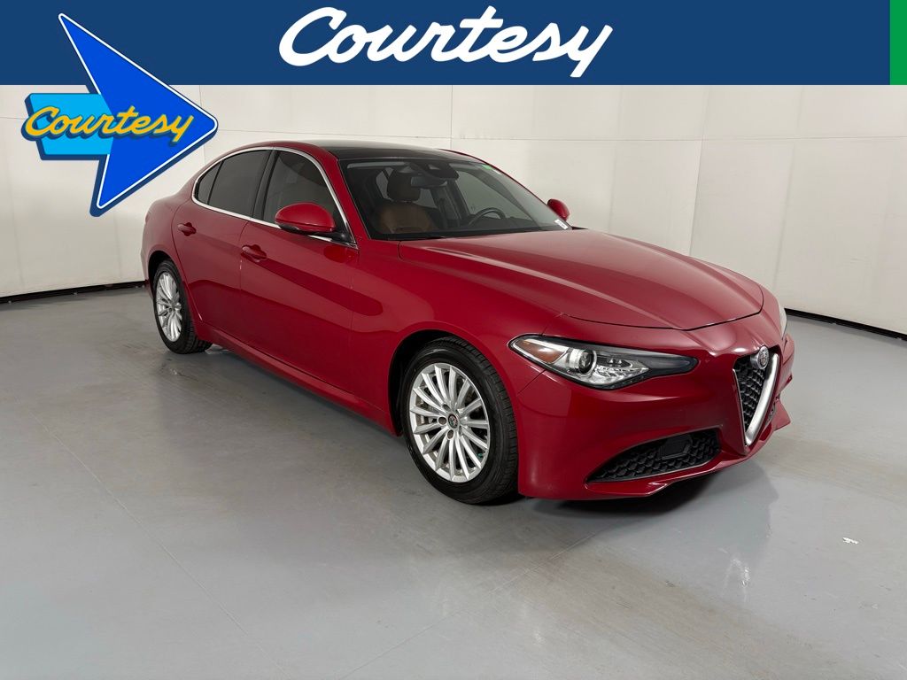 2021 Alfa Romeo Giulia Base's photo
