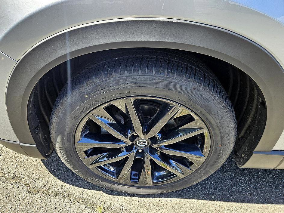 2023 Mazda CX-9 Touring photo 16